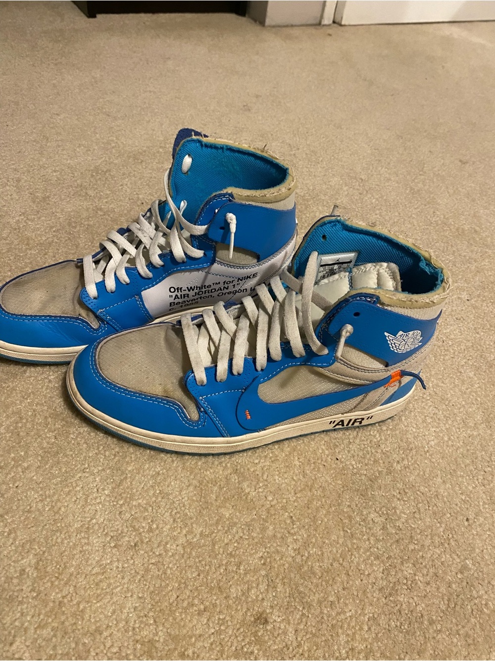 Jordan Low-Top Sneaker Interior in Blue and Cream